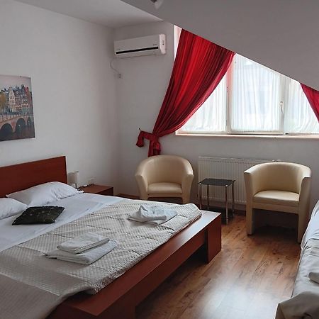 Hotel Vila Veneto Timisoara Bagian luar foto