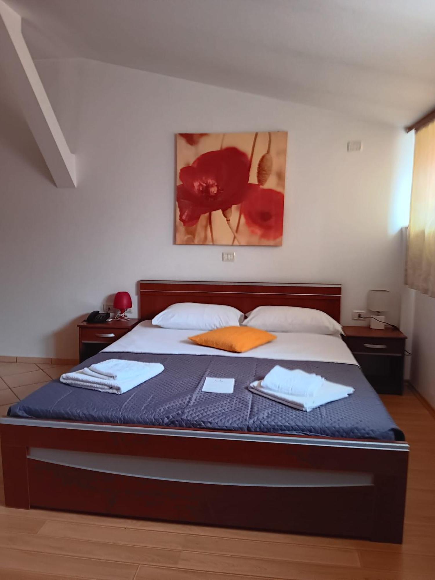 Hotel Vila Veneto Timisoara Bagian luar foto