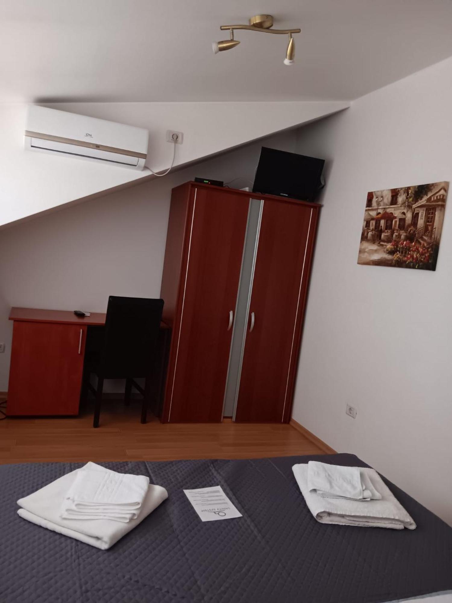 Hotel Vila Veneto Timisoara Bagian luar foto