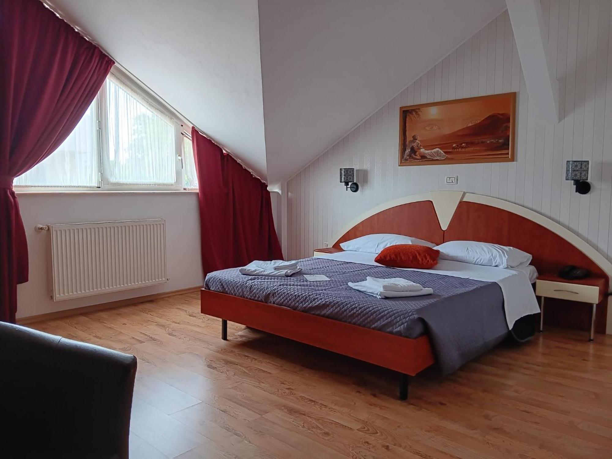 Hotel Vila Veneto Timisoara Bagian luar foto