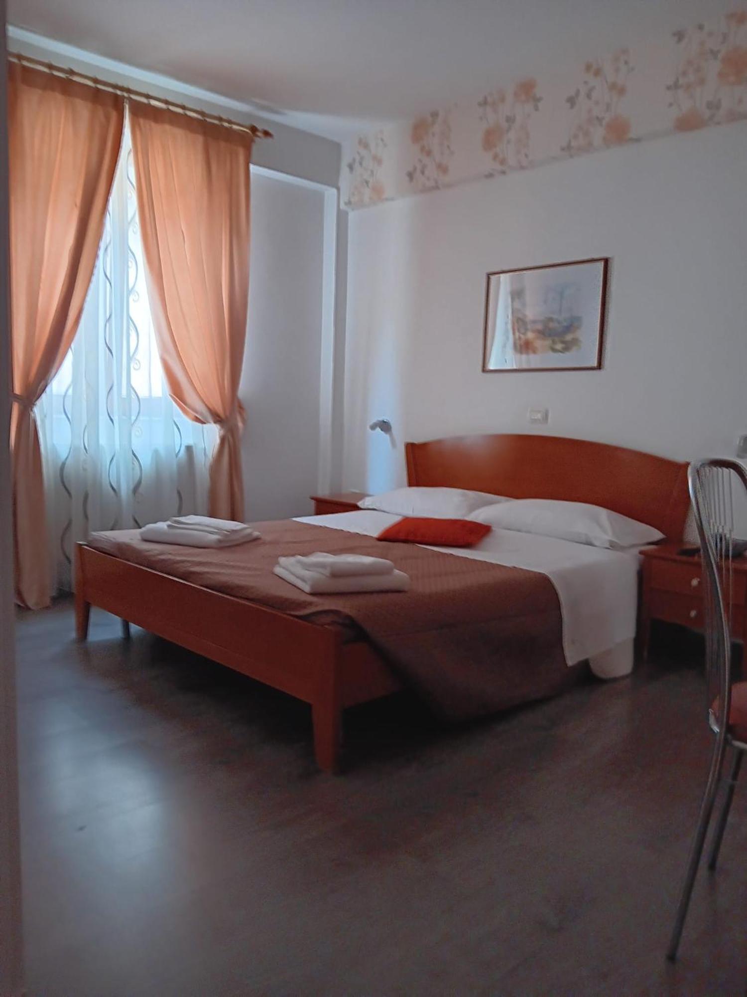 Hotel Vila Veneto Timisoara Bagian luar foto