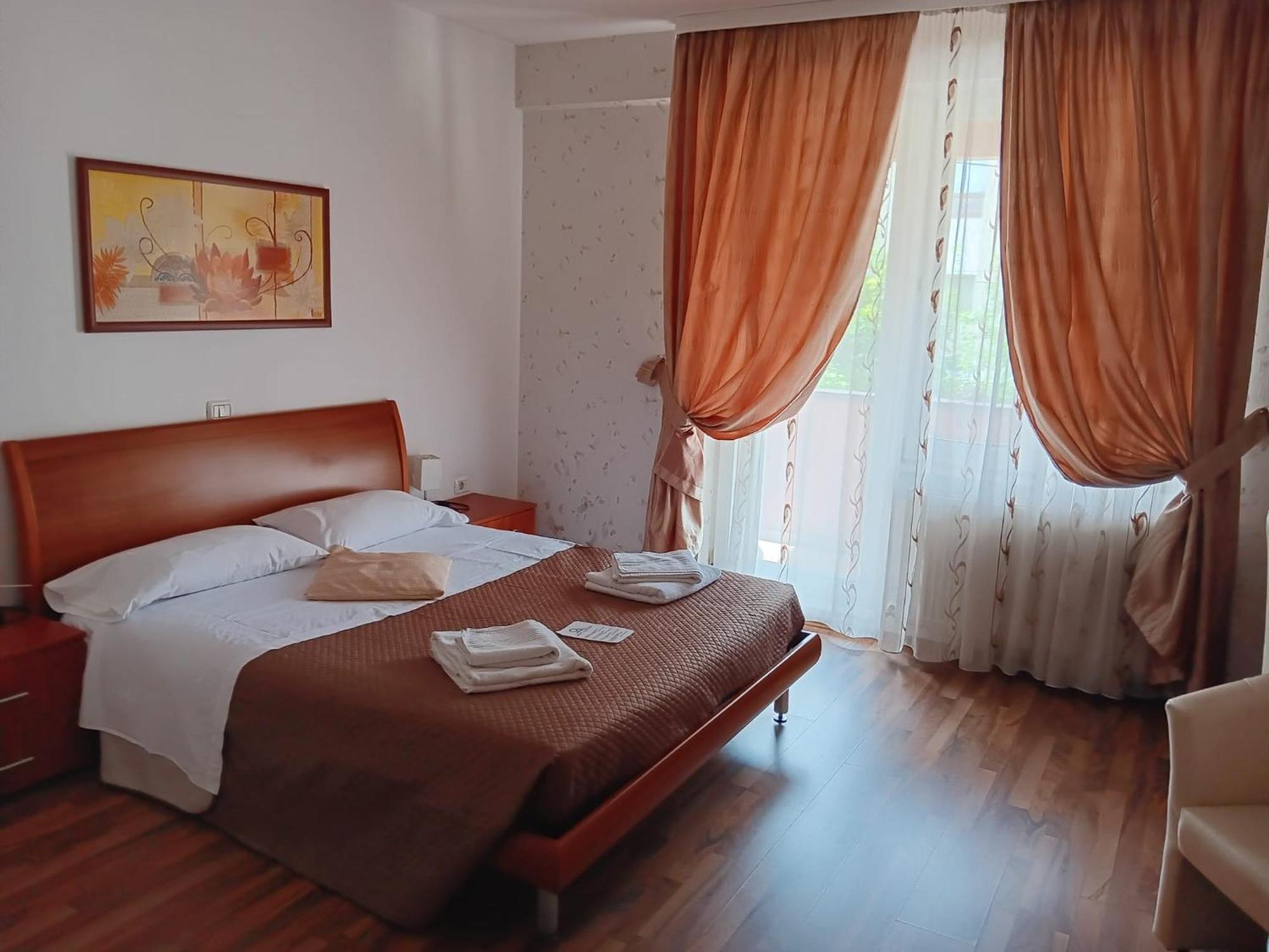 Hotel Vila Veneto Timisoara Bagian luar foto