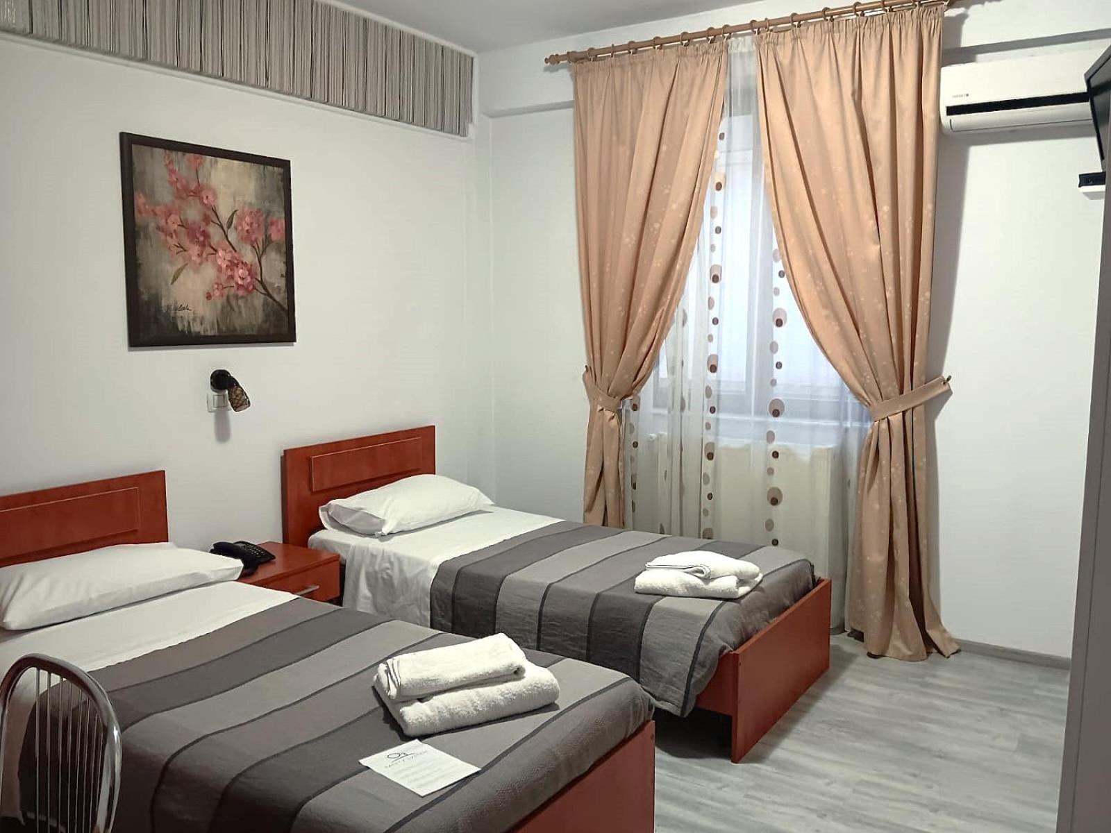 Hotel Vila Veneto Timisoara Bagian luar foto