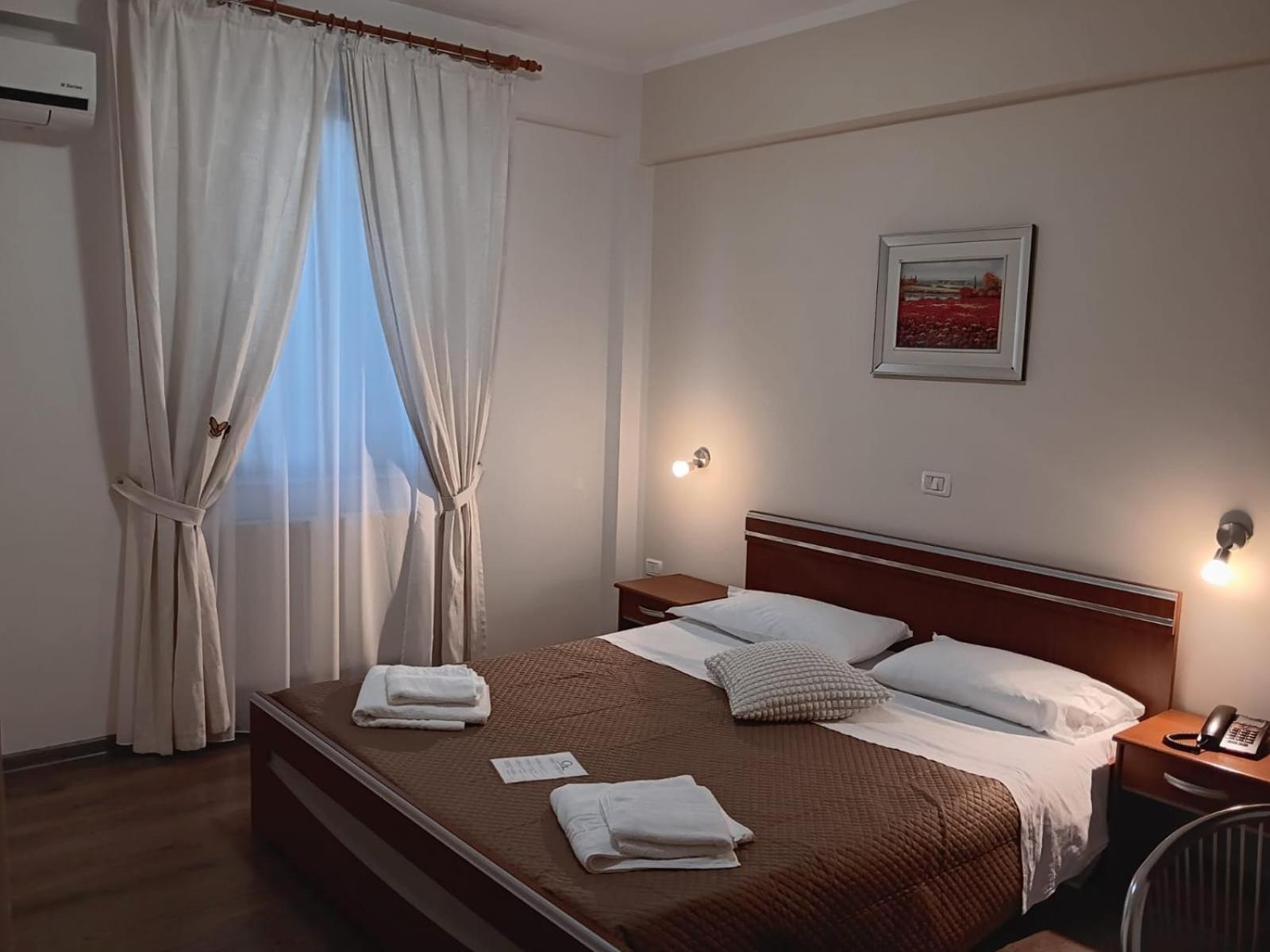 Hotel Vila Veneto Timisoara Bagian luar foto